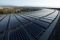 米カリフォルニア州クパチーノのアップル本社"Apple Park"の太陽光パネル