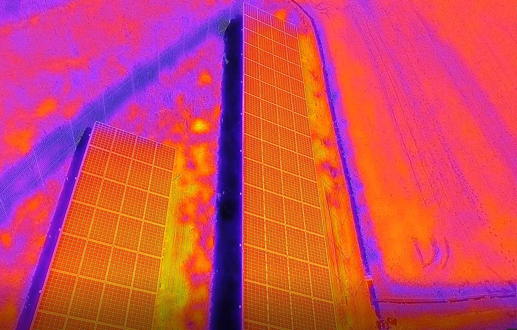 「ANAFI Thermal」で撮影したサーモグラフィー画像